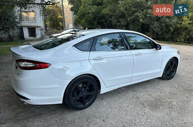 Седан Ford Fusion 2015 в 