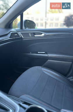 Седан Ford Fusion 2015 в 