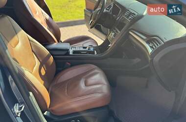 Седан Ford Fusion 2018 в 