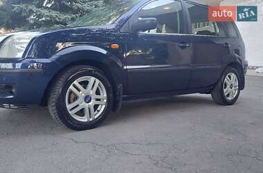 Хетчбек Ford Fusion 2004 в 