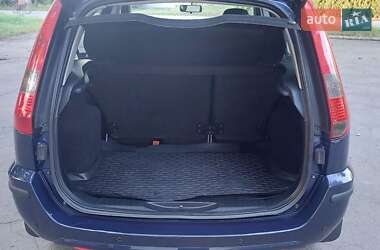 Хетчбек Ford Fusion 2004 в 