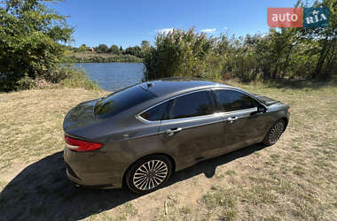 Седан Ford Fusion 2016 в 