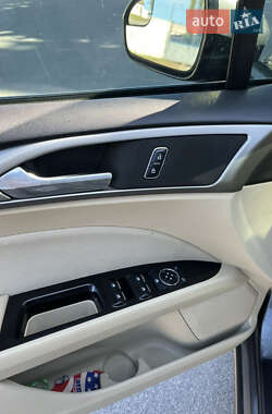 Седан Ford Fusion 2014 в 