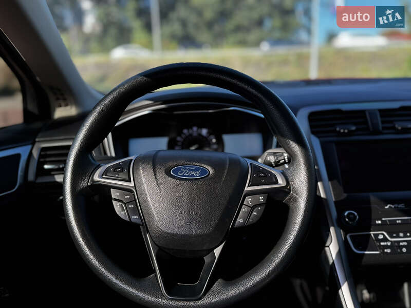 Седан Ford Fusion 2020 в Полтаві