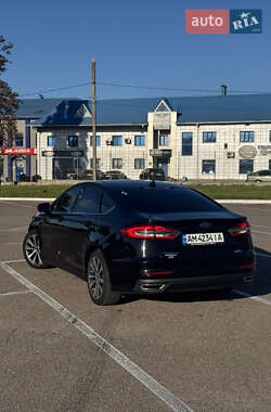 Седан Ford Fusion 2019 в 