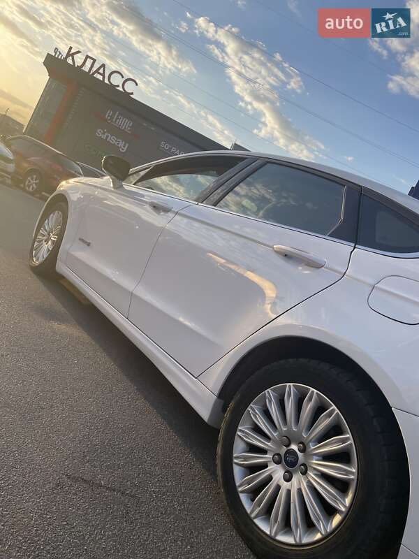 Седан Ford Fusion 2014 в Харькове