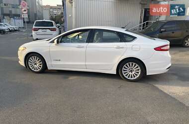 Седан Ford Fusion 2014 в 