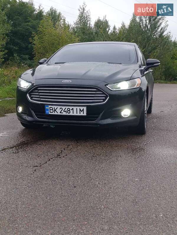 Седан Ford Fusion 2015 в 