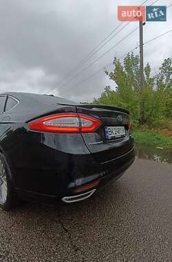 Седан Ford Fusion 2015 в 