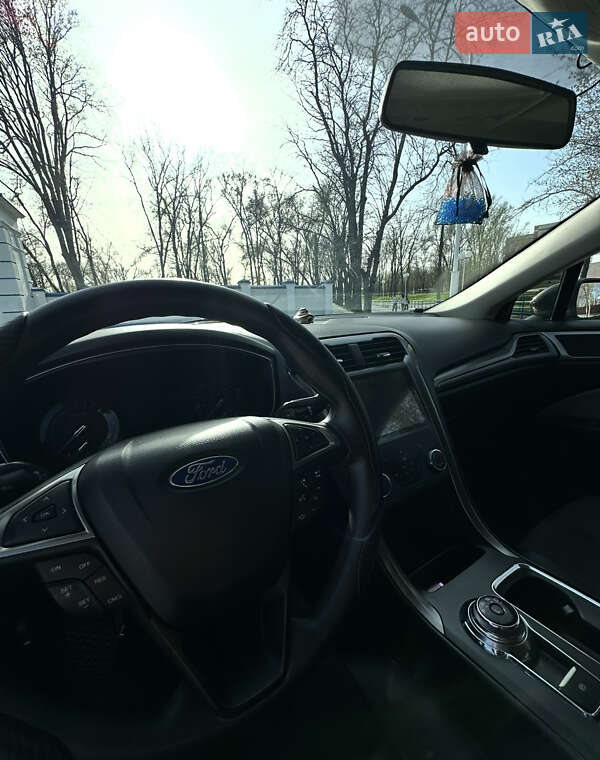 Седан Ford Fusion 2016 в Одесі