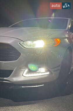 Седан Ford Fusion 2015 в 