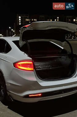 Седан Ford Fusion 2015 в 