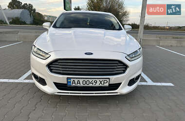 Седан Ford Fusion 2016 в 
