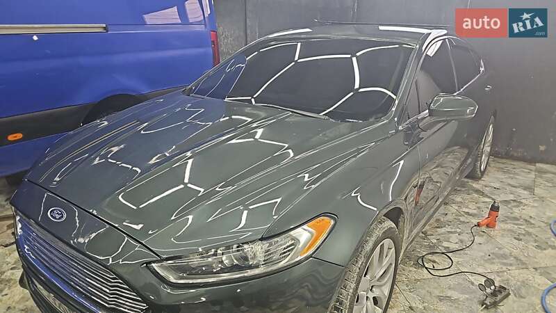 Седан Ford Fusion 2014 в Чернівцях