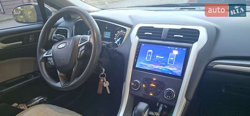 Седан Ford Fusion 2014 в Чернівцях