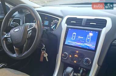 Седан Ford Fusion 2014 в 