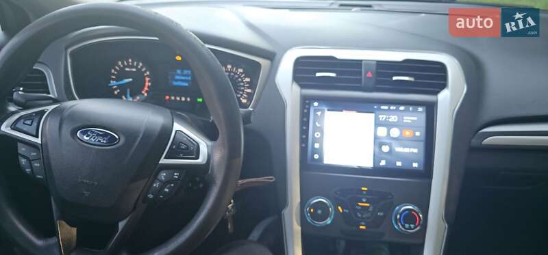 Седан Ford Fusion 2014 в Чернівцях