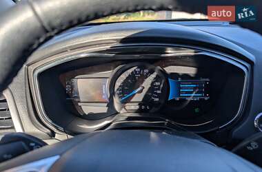 Седан Ford Fusion 2019 в 