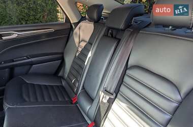Седан Ford Fusion 2019 в 