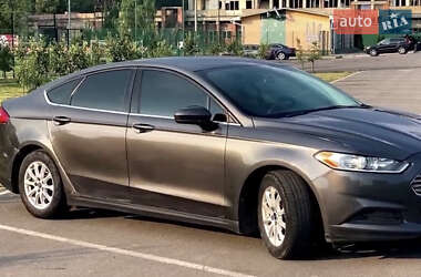 Седан Ford Fusion 2015 в 