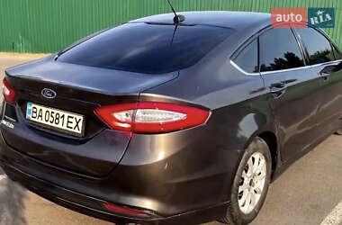 Седан Ford Fusion 2015 в 