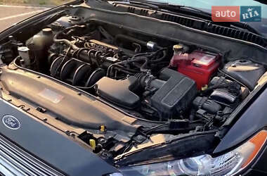 Седан Ford Fusion 2015 в 