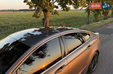 Седан Ford Fusion 2013 в 