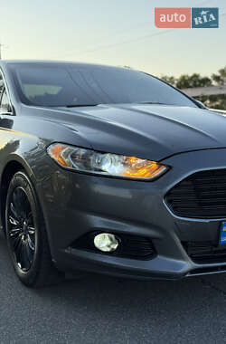 Седан Ford Fusion 2013 в 