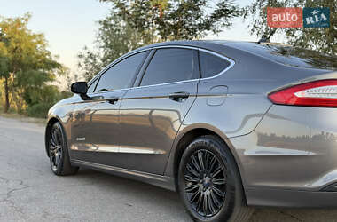 Седан Ford Fusion 2013 в 