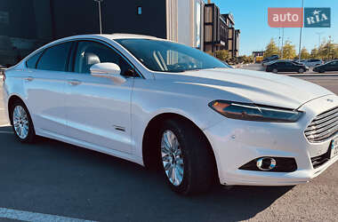 Седан Ford Fusion 2014 в 