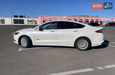Седан Ford Fusion 2014 в 