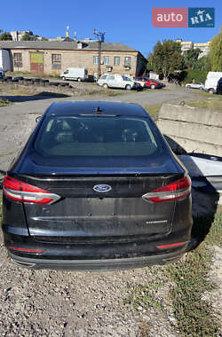 Седан Ford Fusion 2019 в 