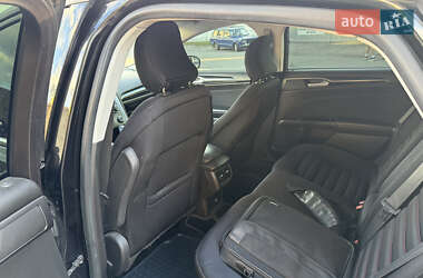 Седан Ford Fusion 2015 в 
