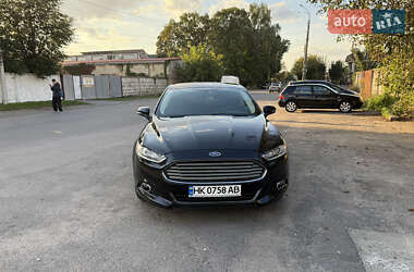 Седан Ford Fusion 2015 в 