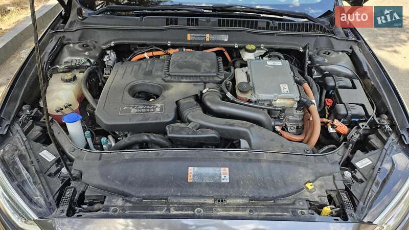 Седан Ford Fusion 2016 в 