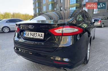 Седан Ford Fusion 2013 в 