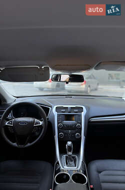 Седан Ford Fusion 2013 в 