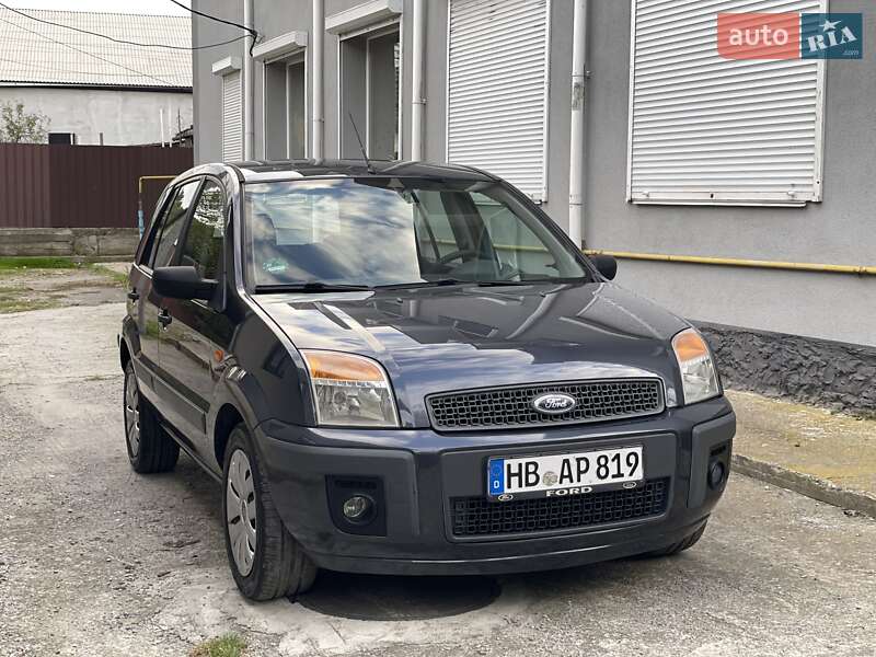 Хэтчбек Ford Fusion 2008 в 