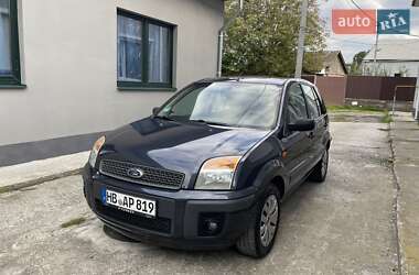Хэтчбек Ford Fusion 2008 в 