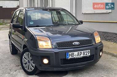 Хэтчбек Ford Fusion 2008 в 