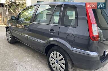 Хэтчбек Ford Fusion 2008 в 