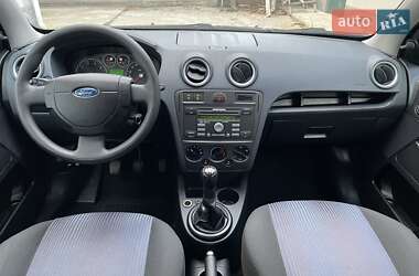 Хэтчбек Ford Fusion 2008 в 