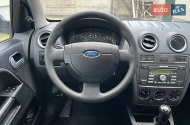 Хэтчбек Ford Fusion 2008 в 