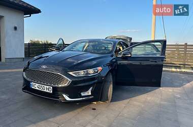 Седан Ford Fusion 2019 в 
