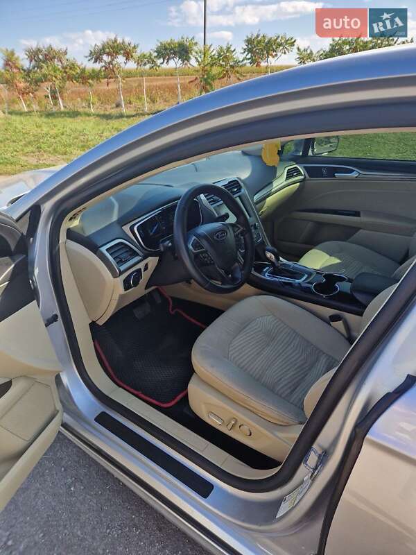 Седан Ford Fusion 2015 в Тернополі