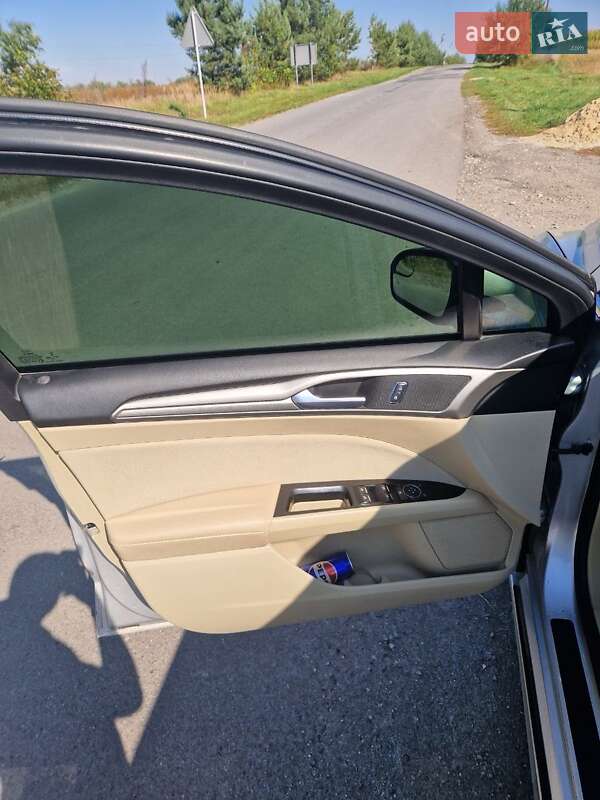 Седан Ford Fusion 2015 в Тернополі