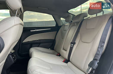 Седан Ford Fusion 2014 в 