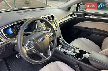Седан Ford Fusion 2014 в 