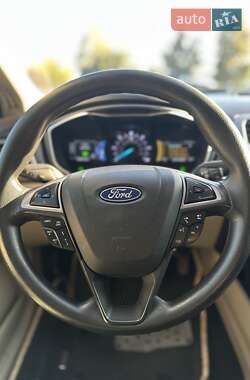 Седан Ford Fusion 2019 в 