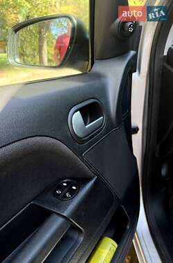 Хэтчбек Ford Fusion 2009 в 